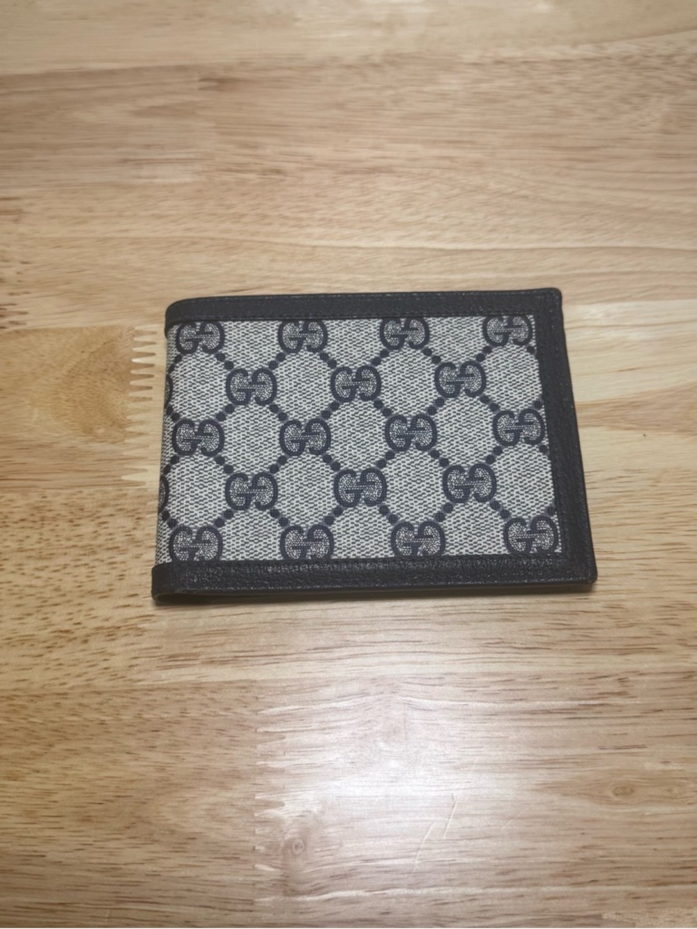 VTG Gucci Navy Bifold Wallet Monogram GG Designer Old Money Quiet Luxury Preppy - Picture 1 of 12